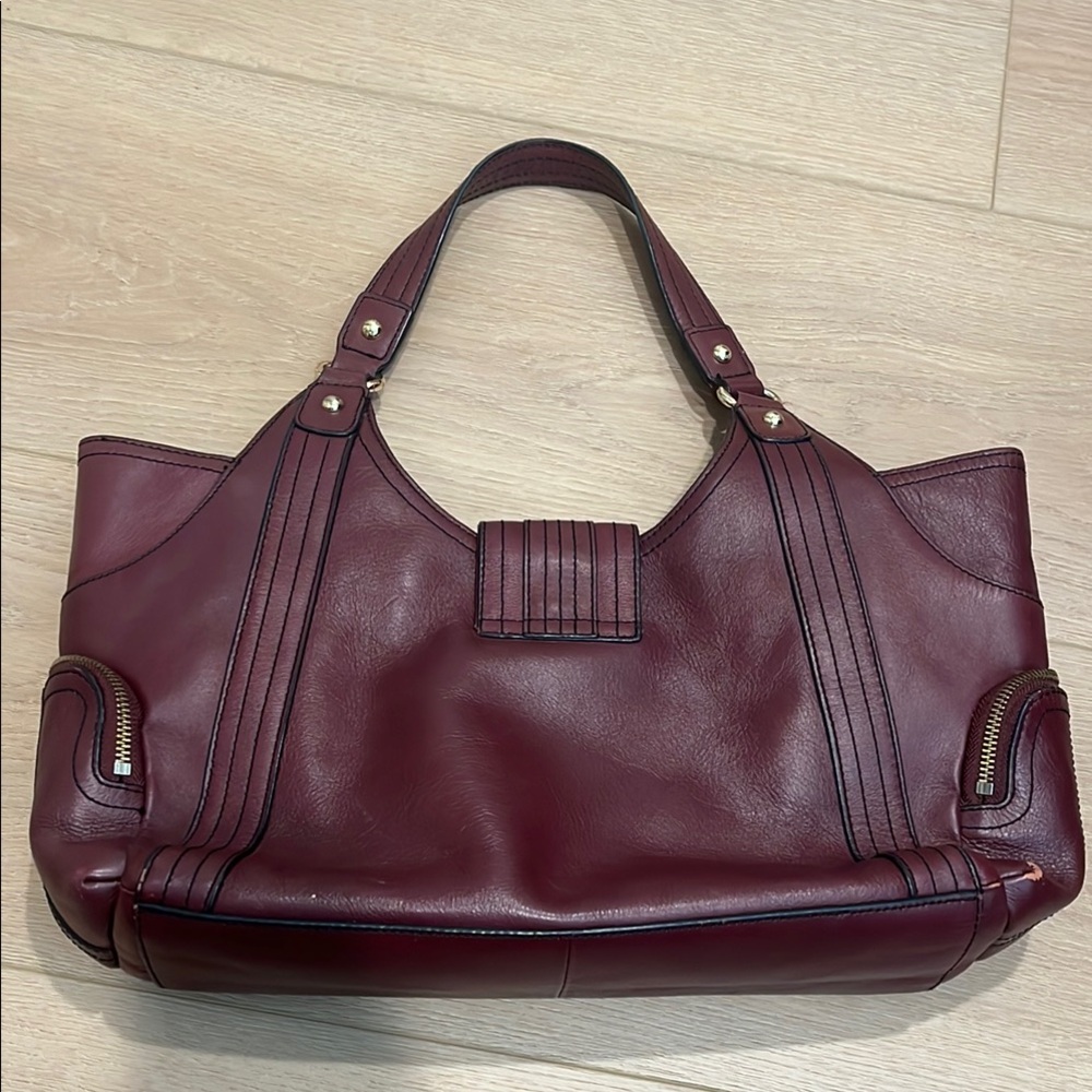 Etienne Aigner Burgundy Leather Shoulder Bag with Gold Hardware - Picture 7 of 16